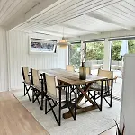 Cozy And Spacious Close To The Water Casa de Férias