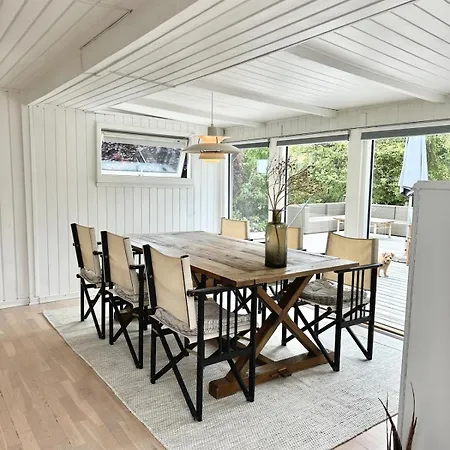 Cozy And Spacious Close To The Water בית נופש