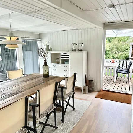 בית נופש Cozy And Spacious Close To The Water