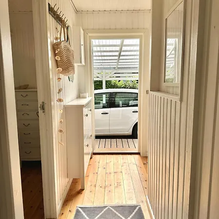 Cozy And Spacious Close To The Water *